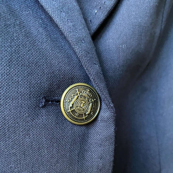 Vintage LANDS END Navy Tailored Blazer with Notched Lapel & Chic Metal Buttons - Picture 3 of 7